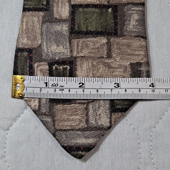 Austin Grey 💯 Italian Silk Designer Tie 57"x3.75" Tan/Green/Gray Woven Squares - Picture 8 of 9